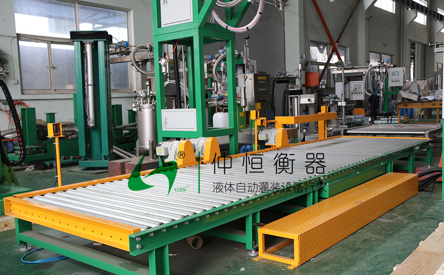 GAF-1500LA自動(dòng)液體灌裝線2